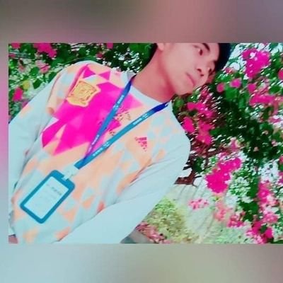 i smile to hide the pain💔🇱🇦🏃🇲🇲