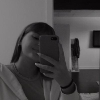 Chlo02499970's profile picture. 