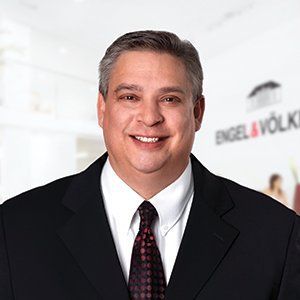 Realtor Working for Engel & Voelkers Chicago North Shore.
