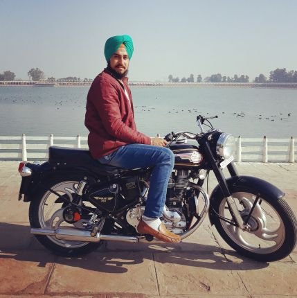 Amardee06926632's profile picture. जिसने कतरा भी दिया साथ हमारा
रही ज़िंदगी तो समंदर लोटाएगे 🙏
#FarmerLivesMatter