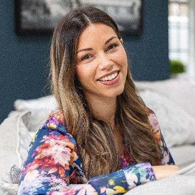 Marketer & Copywriter by day, children's writing enthusiast by night
Instagram: @laura_claire88
Contact: laura@elliswoodleymarketing.co.uk