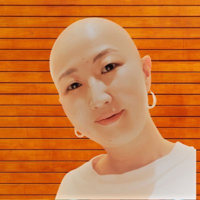 プロフィールライター × 環境活動家 × スキンヘッダー ｜✨天然憑依ライティング✨の技を使いプロフィール屋をしてます｜「お困りモノをお宝モノに」のコンセプトで籾殻を炭にして枯れた森をよみがえらせる活動を12年継続中💫｜2020年9月から高校生の頃から憧れていたスキンヘッダーに。