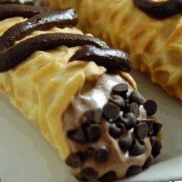 CANNOLI CAN ONLY CANNOLI