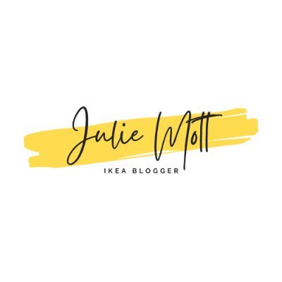 Julie Mott is a Chicago-based interior design enthusiast and blogger, passionate about IKEA 💛. Check out her blog about interior design on a budget ⤵️.