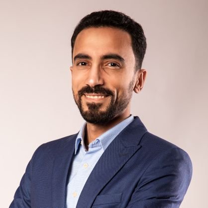 يوتيوبر أهلاوي مهتم بالدفاع عن النادي الأهلي، ناقد رياضي في قناة الأهلي، ومقدم برنامج درع الأهلي علي موقع الأهلي مباشر.