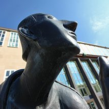 PH_cgn's profile picture. Hier twittern die @SYPPH der @unicologne.