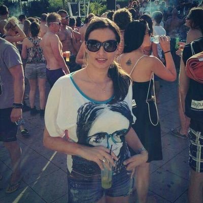 MoniqueKirchn14's profile picture. life is to short