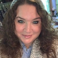 quadriplegic_RN's profile picture. Family, books, music, coffee, cats, dogs, Harry Potter, Doctor Who, Fall time, sunny days, rainy nights, and being the best nurse I can be 👩‍⚕️🫀