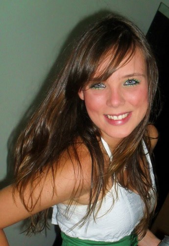 Estudante de enfermagem na UFU,inquieta,inconstante, faladeira e feliz ;]