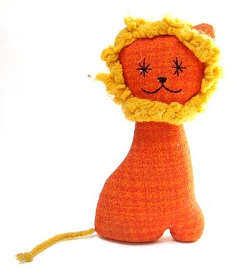 Arty soul, exhausted/ delighted parent, FASD/MS advocate, loves bright colours, children's books/ illustration, chocolate & sleep.