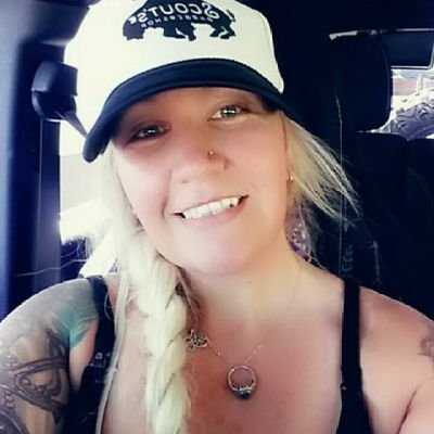 Nashville,Tn mama of 3 & a MARINE.. Broken crayons still color the same. Jeeplife RzRlife. Still going down in the country