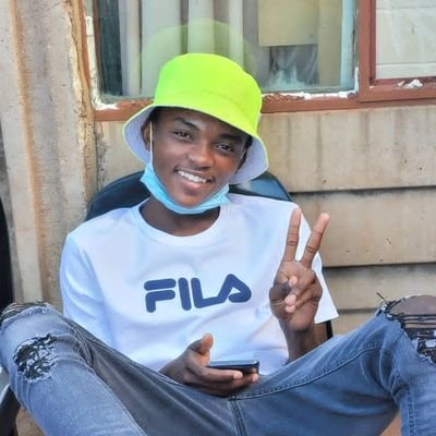 FLesbar's profile picture. Soccer fanatic⚽
God over everything 🙏❤️