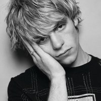 ross lynch tweet bot(@rosstweetbot) 's Twitter Profile Photo