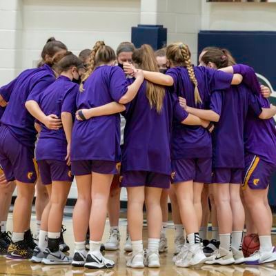 The official Twitter account for the Girls Basketball Program at Lake Braddock Secondary School 🏀
#BruinsGBB 🐻💜💛
IG: LakeBraddockGBB