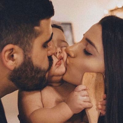 الاباء لا يموتون أبداً وإن دُفنوا.
