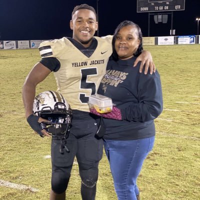 C/O ‘21🎓 | QB | SS |5’7 165lbs | #5 | GPA: 3.4