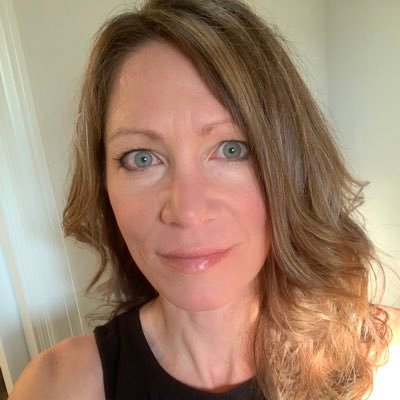 Teacher turned Learning & Performance Consultant. Wife, Mom to 3, learner, maker, runner.