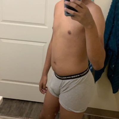 23 year old bottom. LA/IE. College student. DM me for meet ups, pics, vids, etc. Cashapp: $ChrisSantos332 (in case someone wants to spoil me lol 👀)