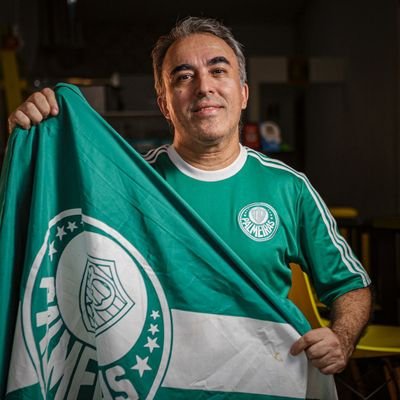 Brasileiro, Paulistano e membro da Torcida Que Canta e Vibra -
A glória deve ser conquistada; a honra, por sua vez, basta que não seja perdida