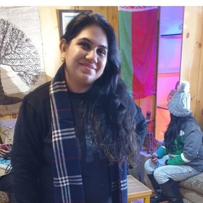 Deepika18770105's profile picture. Sparkling 😁 smile