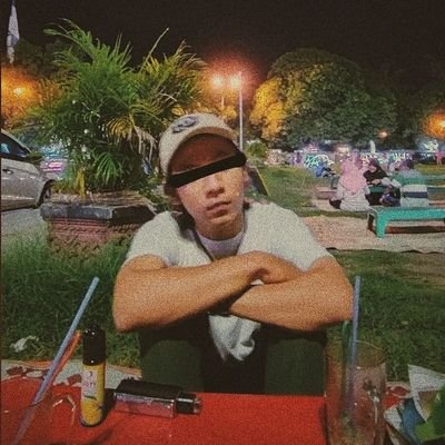 Pids46364755's profile picture. tetap lah hidup walau tidak berguna