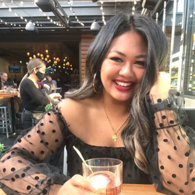 issabellerosee's profile picture. event planner, creative marketer, people person, coffee and cocktail enthusiast, sports fan ✌🏽