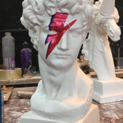 myreadinglists's profile picture. I’m just reading tweets here.