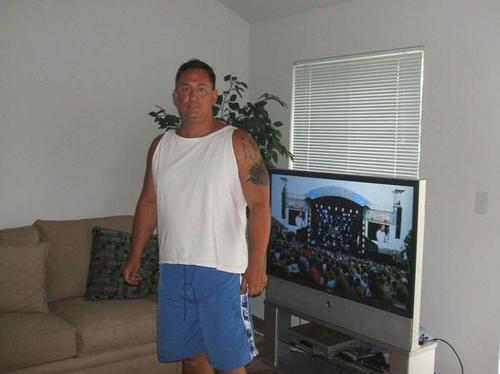 larrytor34's profile picture. 