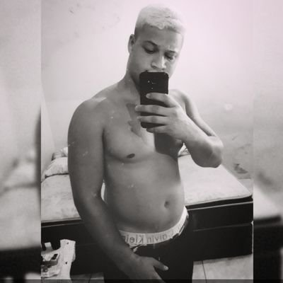 FabrcioNeuroti1's profile picture. Simpatia nunca foi meu forte, se você não gosta de mim te desejo sorte! $2🎭☯💲