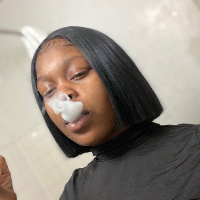 I’m a single mother 👩👦 Cant fw no nigga with a lot of dead homies cause clearly y’all pipes aint workin😫untouchable ❤️A bad ass bitch that love money 🤑