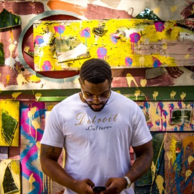 Fashion/Gaming/Poodle Breeder Follow me on Twitch boss_money64 TikTok: Chocolate_Gawd & Jefedinero_64 IG: S.Collection_LLC YouTube: Jefe_dinero64