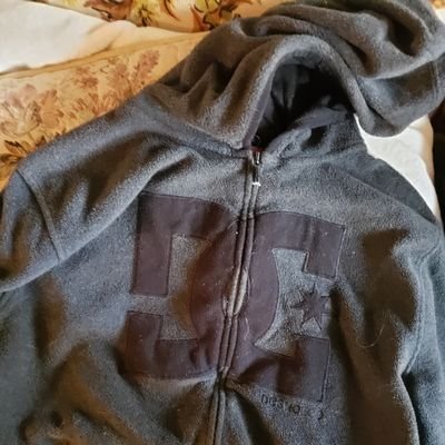 TylerChesHoodie's profile picture. I keep Tyler Chess' torso warm.