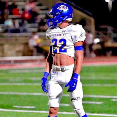 2022 | RB/CB | 6’ | Senior Community High school | 1030 SAT | 4th in state for 4a/5a rushing yrds | check out my insta:jonathan_norriss