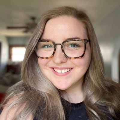 she/her | Graphic Designer. Social Media Strategist. Feminist. Lover of all. 🌞