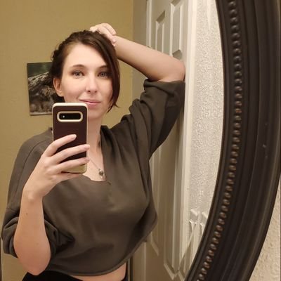 LGBT (Bi), she/they, 30, BLM, I love music (Dancing, singing, the violin). I love some video games and DnD. I love cows and dinosaurs. Hate bigots and raisins.
