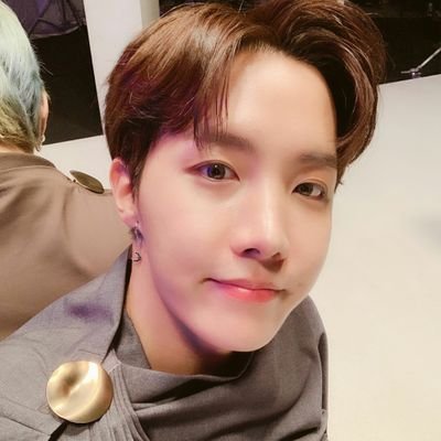 (っ◔◡◔)っ ᵈᵒⁿ'ᵗ ᶠⁱᵍʰᵗ, ᵈᵒⁿ'ᵗ ᶠⁱᵍʰᵗ, ʸᵉᵃʰ | fan account of @BTS_twt | saw hobi 250305 💜