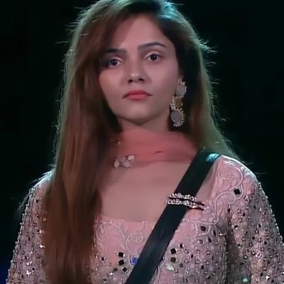 MAY THE QUEEN WIN
#RubiHolics
#RubinaDilaik
#