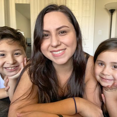 Katiaescarlet's profile picture.