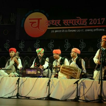 Rajasthani folk musician and dance groups ghewar khan Barmer Rajasthan