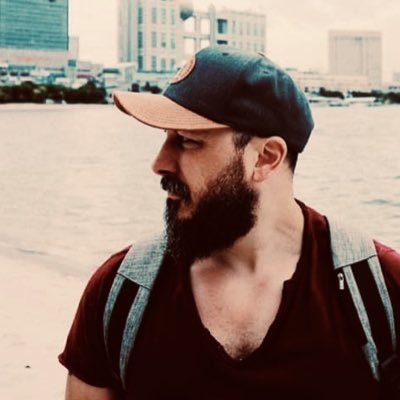 Mixed media Artist, long time retro-gaming lover and horror movies enthusiast.