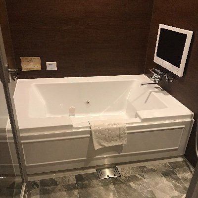 jsgk0fXSHhu5v3W's profile picture. 最近ホテル巡りにハマってます。
どこかいいホテルないかな？😍