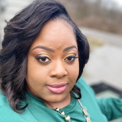 🌬Powerful individualistic ♟thinker 💳 Credit Consultant 📍Certified Braider @styles_by_tishae Founder & 👩🏾🏫 @eyeofrah_beautyacademy Phd 👩🏾🎓 ✨Poet 📖