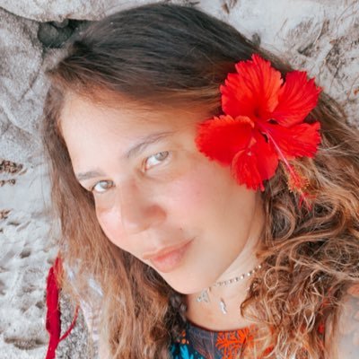 Cintia Araújo. Cabeleireira em Educação Capilar, Textura, Forma de crescimento....