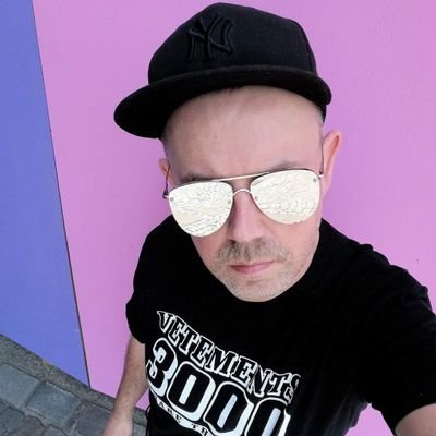 Fashionblog
Mode, Musik, Lifestyle, Möbel, Kultur
http://t.co/duG4oPEqSX