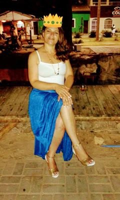 claudia_galvao's profile picture. Viverei hoje como se fosse meu último dia...