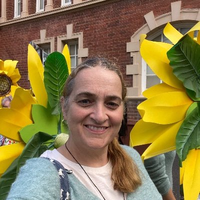 florancy's profile picture. I love Australia and Ireland and all creatures great and small. In nature and enjoying art and beauty is where I am truly relaxed. Think with love in your heart