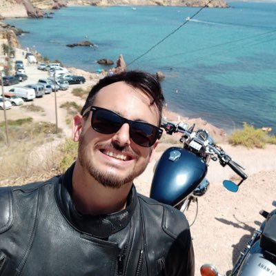 Padre. Economista con máster en finanzas. Scout desde 99. Construyendo un mundo mejor