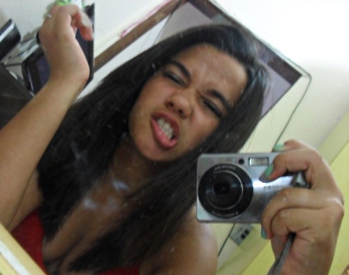 Quem me conhece que desvende os meus mistérios e segredos, quem não me conhece que não me julgue pelo que pareço ser.