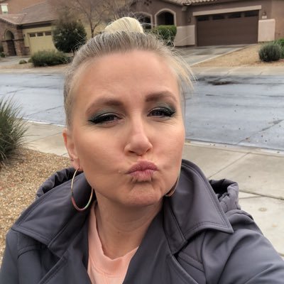 neeley_reed's profile picture. Hairdresser/ therapist 😉Entrepreneur 
Love yourself so you can love others