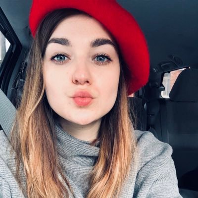 K_li4nia's profile picture. 📍 Sydney Australia 🇦🇺 / Foodie 🍣🍕🍔 / 🐷 lover / 👩🏻‍❤️‍💋‍👨🏽 💍/ French teacher 👩🏻‍🏫